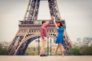 Engagement-photos-in-Paris-at-Eiffel-Tower-couple-from-Australia