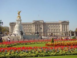 Buckingham-Palace-Majestic-View-PhotosLondon