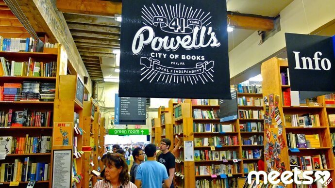Powells-City-of-Books