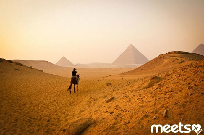 Pyramids-Of-Giza