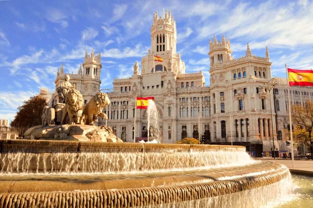 Мадрид — королевская столица: 10 самых известных достопримечательностей