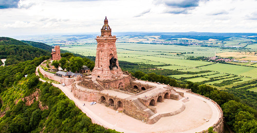 Замок барбаросса в германии фото