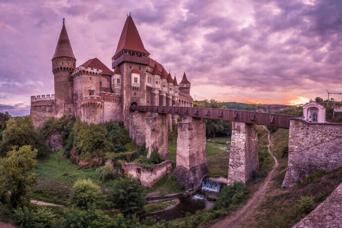 замок корвинов в румынии