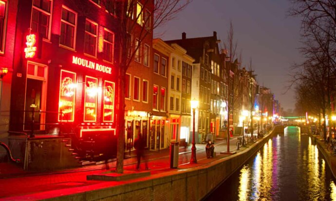 квартал красных фонарей в амстердаме