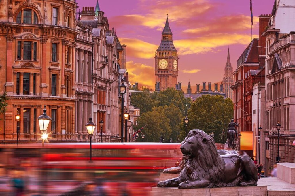 Туризм: 5 королевских визитов в Лондон